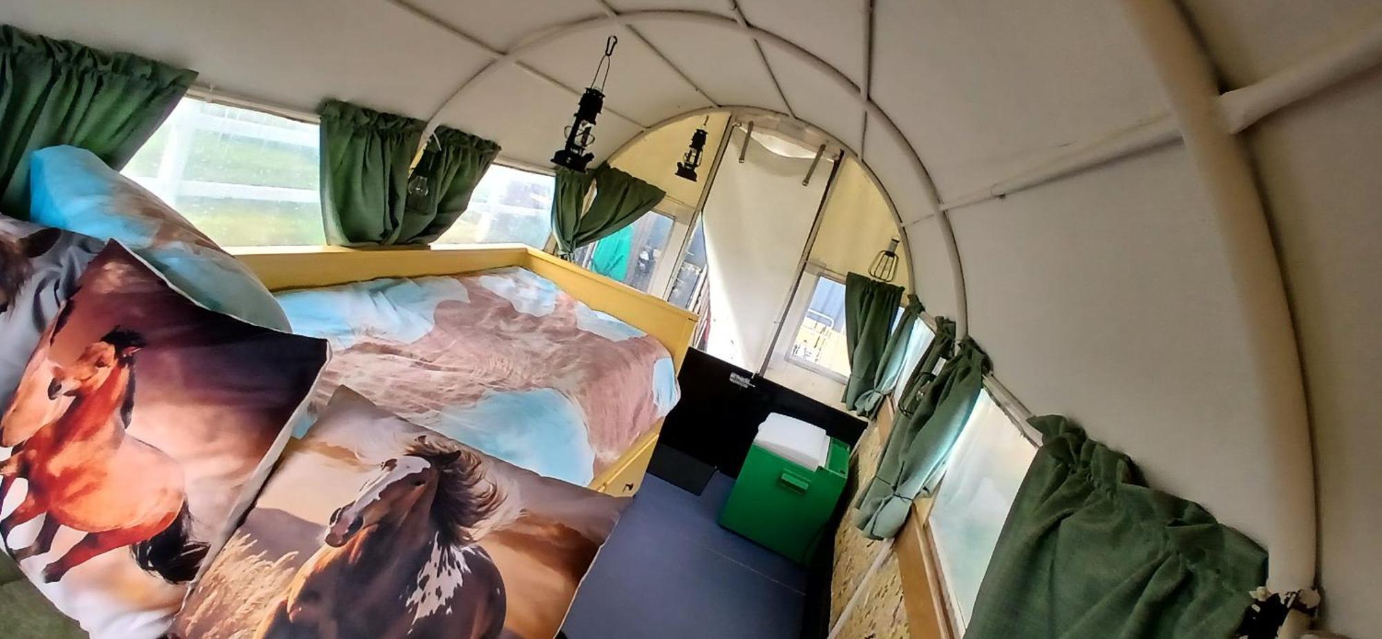De Huifkar, Trekkershut Bij Sneek Hotel Hommerts ภายนอก รูปภาพ